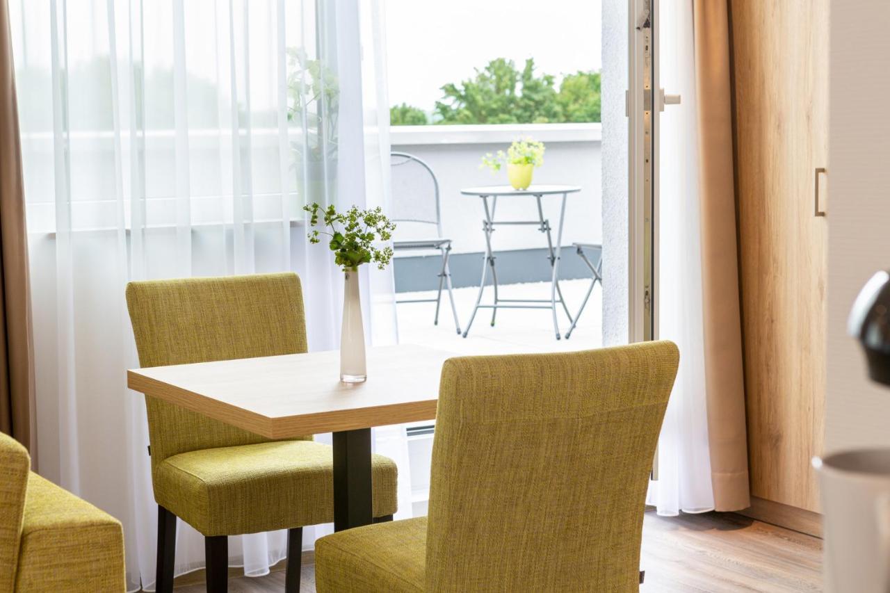 Aparthotel Am Pfaffenstein Klein-Winternheim Экстерьер фото