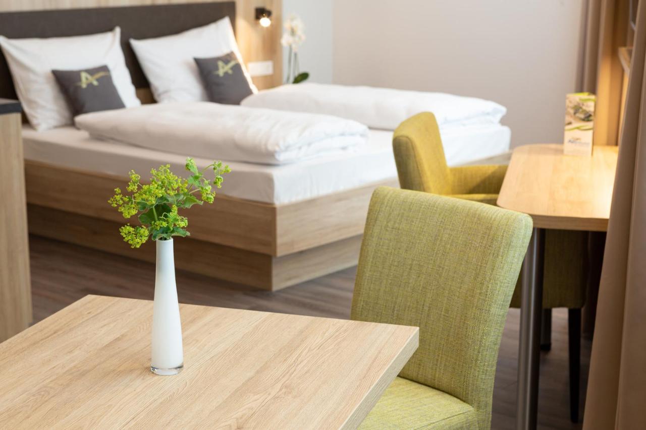 Aparthotel Am Pfaffenstein Klein-Winternheim Экстерьер фото